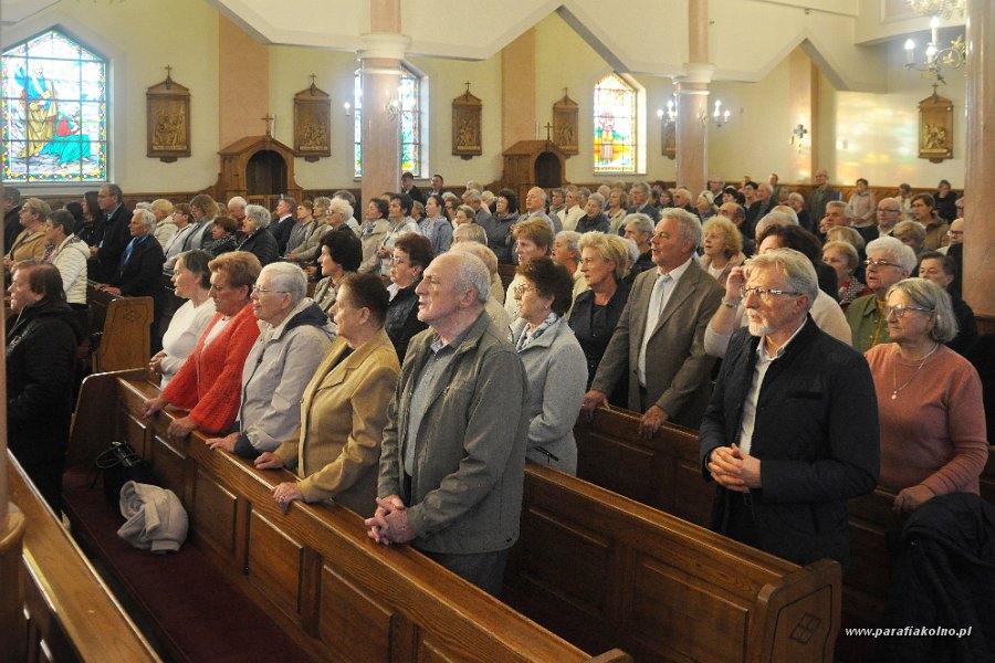 038 Uczestnicy celebracji.jpg